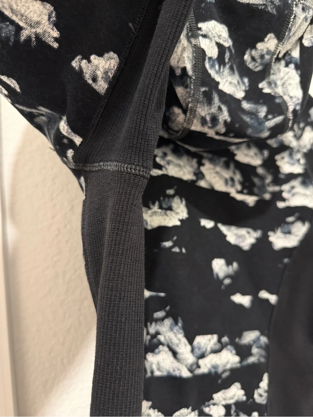 Lululemon Scuba Hoodie - Sz 6